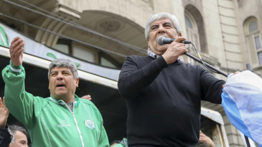 Se cierra una paritaria clave: Camioneros acepta bajar pretensiones pero consigue bono de $600.000