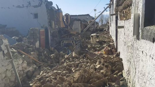 Al menos 126 muertos y más de 180 heridos por un terremoto de magnitud 7,1 en China