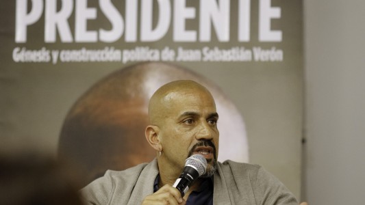 "No le queremos hacer pisar el palito a nadie": Verón rompió el silencio tras el escándalo de las negociaciones por Medina