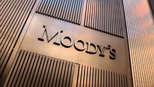 La calificadora Moody's mejoró la nota sobre la deuda argentina