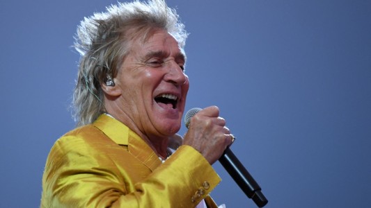 Rod Stewart, el rockero de la voz ronca que cumple 80 años en plena forma