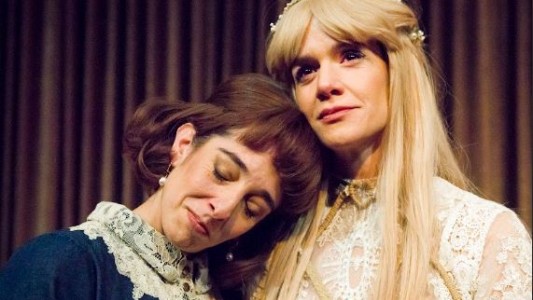 "Quiero decir te amo": el género del diario íntimo y de las cartas de amor, en escena