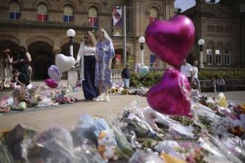 Un adolescente británico se declaró culpable del asesinato de tres nenas que desencadenó graves disturbios