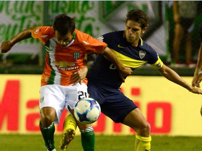 Boca derrotó a Banfield y se mantiene en la punta