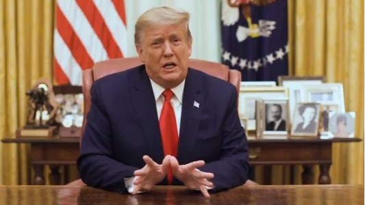 Trump aplica duras sanciones a Colombia, que no aceptó aterrizajes de aviones con migrantes deportados