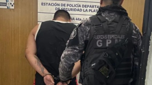 La Plata: un joven fue atacado por trapitos tras negarse a pagarles por estacionar en la puerta de su casa