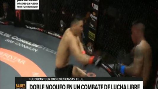 Doble noqueo en un combate de lucha libre
