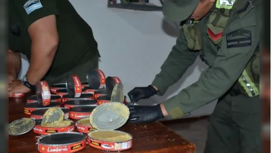 Santiago del Estero: en latas de pescado intentan ocultar 12 kilos de pasta base de cocaína