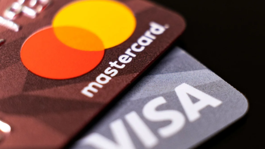 Continúan las denuncias por consumos duplicados en tarjetas de crédito