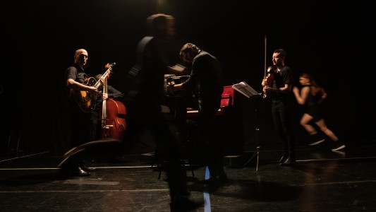 "Noestango", una dramaturgia corporal y sonora con 10 artistas en escena