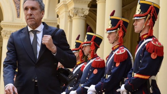 Tras 47 años, Víctor Bugge dejará de ser fotógrafo presidencial y será homenajeado por el Gobierno