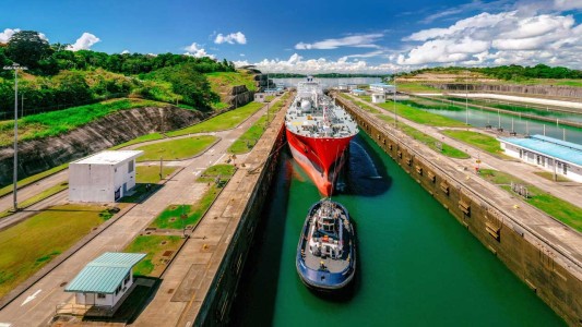 La Autoridad del Canal de Panamá niega gratuidad para los buques gubernamentales estadounidenses