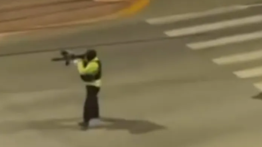 Ushuaia: la Policía usó pistolas de paintball para "marcar" motos que escapaban de los controles