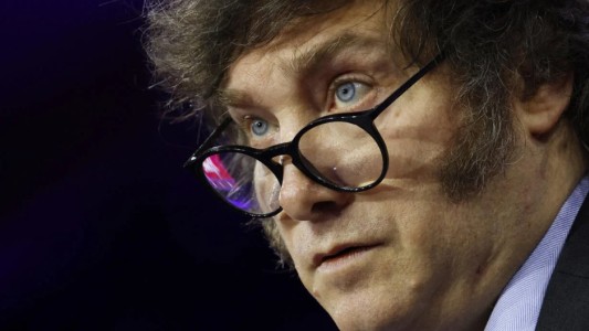 Milei aseguró que no habrá devaluación y apuntó contra economistas que tienen el "disco rayado"