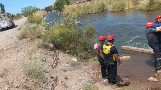 Una adolescente murió ahogada al quedar atrapada en el caño de un río