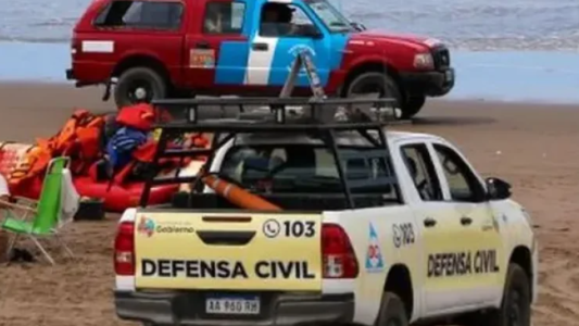 Hallaron muerto al joven que había desaparecido tras meterse al mar con sus amigos en Necochea