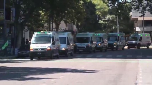 Protesta de ambulancieros por el crimen del enfermero durante un robo en La Plata