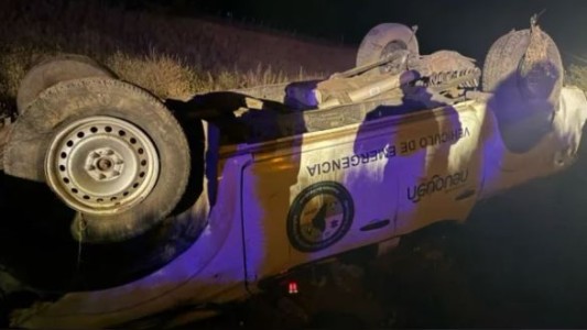 Volcó una camioneta con trabajadores que iban a combatir el incendio en el Parque Lanín y uno de ellos está grave