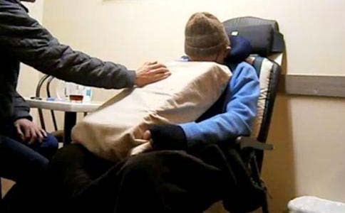 Video impactante: Enfermo terminal toma una pócima y muere adelante de su familia