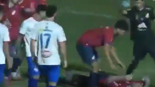 Brutal trompada en una final del fútbol uruguayo