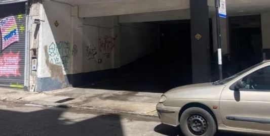 Murió un indigente de 72 años que fue golpeado y violado por otro hombre en situación de calle