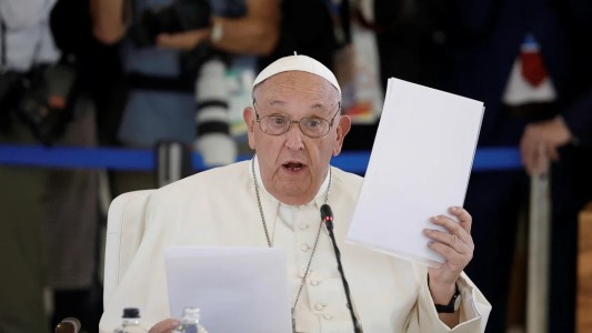 "El estado del Papa sigue siendo crítico, pero estable", informó el Vaticano