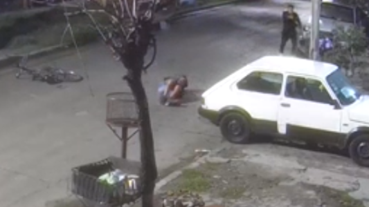 Brutal robo en Tres de Febrero: delincuentes balearon a un hombre