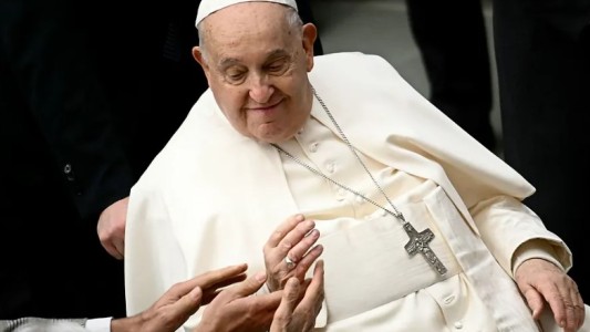 El papa Francisco continúa "estable" tras 21 días de internación