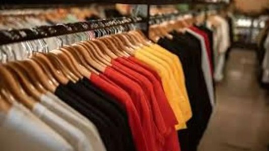 Ventas minoristas: treparon un 24% interanual en febrero pero retrocedieron a nivel mensual