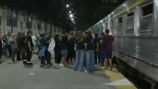 Partió el Tren Solidario a Bahía Blanca con 12 vagones cargados de donaciones