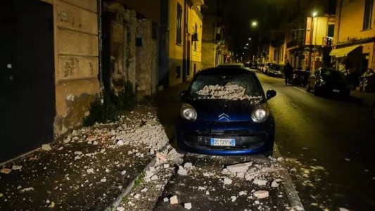 Nápoles sufre el terremoto más fuerte en los últimos 40 años