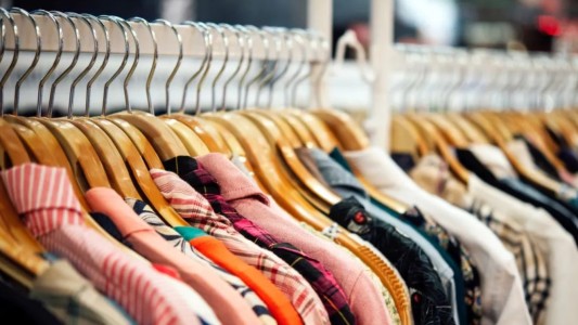 Con el objetivo de bajar los precios, el Gobierno anunció una reducción de aranceles a la importación de ropa y calzado