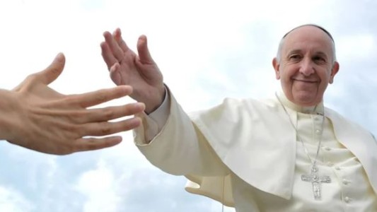 Mensaje del papa Francisco, desde el hospital: "Nuestro físico está débil, pero nada impide amar y rezar"