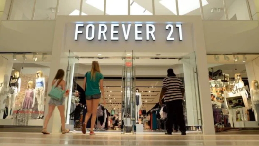 La cadena Forever 21 se declara en bancarrota por segunda vez: harán liquidaciones de vestimenta