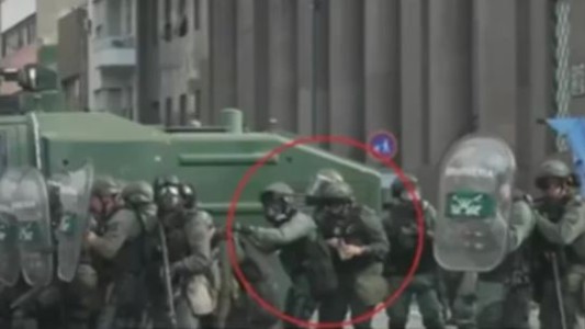 Detalles precisos: así identificaron al responsable de lanzar el proyectil que hirió al fotógrafo Pablo Grillo