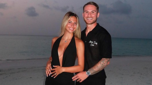 Alexis Mac Allister y Ailén Cova anunciaron que van a ser padres: "Te deseamos y amamos"