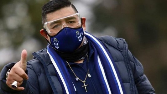 El defensor de Agustina Cosachov dijo que "Maradona no quería internarse" y contaba con el aval de sus hijas