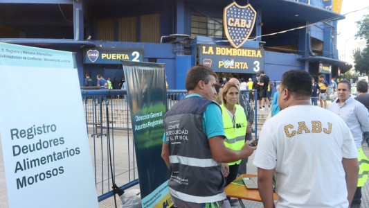 Prohíben el ingreso a estadios a deudores alimentarios en la Ciudad de Buenos Aires