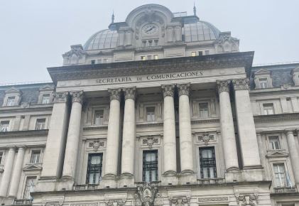 Concluyeron los cambios en la fachada del Palacio Libertad, ex Centro Cultural Kirchner