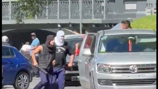 Batalla campal en el Hospital San Roque de Gonnet: tiroteo entre presuntos barras con vínculos sindicales