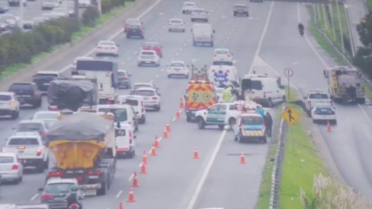 Muerte en Acceso Oeste: bajó de su vehículo para verificar un desperfecto mecánico y lo atropelló un conductor alcoholizado