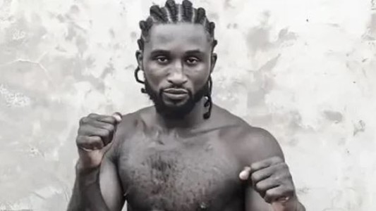 Murió en plena pelea el boxeador nigeriano Gabriel Oluwasegun Olanrewaju