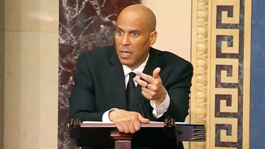 Senador demócrata batió un récord con su discurso de más de 25 horas contra Trump en el Capitolio