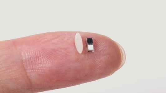 Médicos crean un marcapasos más pequeño que un grano de arroz