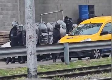 Incidentes y enfrentamientos entre la Policía y vecinos de Villa Soldati