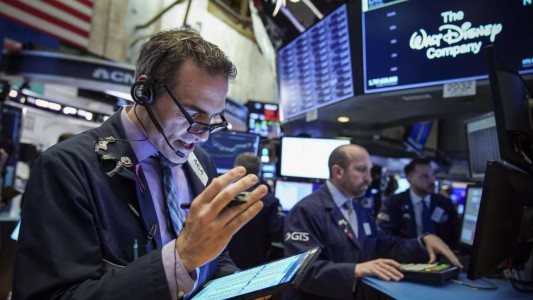 Wall Street subió casi 10% tras decisión arancelaria de Trump
