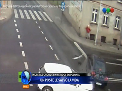 Un poste le salvó la vida