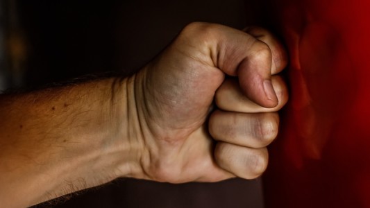 Un menor fue detenido por organizar peleas callejeras a través de redes sociales con sus amigos