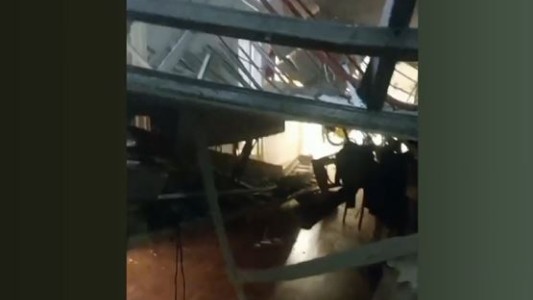 Video: Se cayó el techo de un salón de fiestas durante un cumpleaños infantil