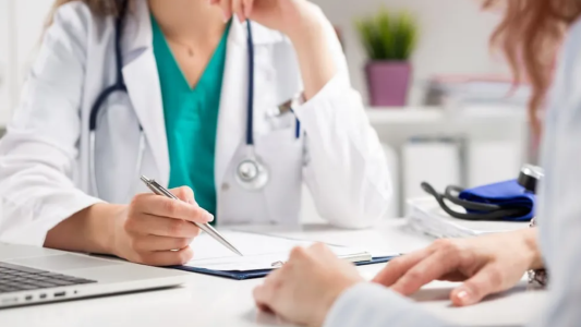 Nueva suba de prepagas en mayo: acumulan incrementos de hasta 17% en 2025